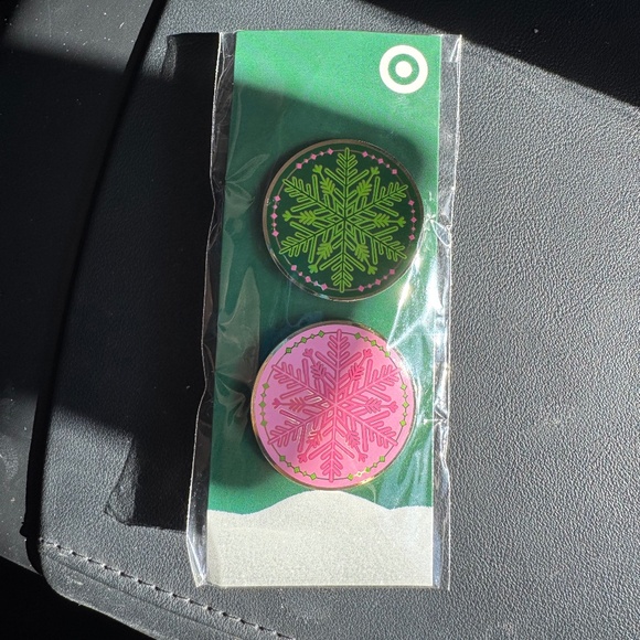 🩷💚 Wicked X Target Limited Edition Pins Exclusive New in Package - Picture 1 of 1